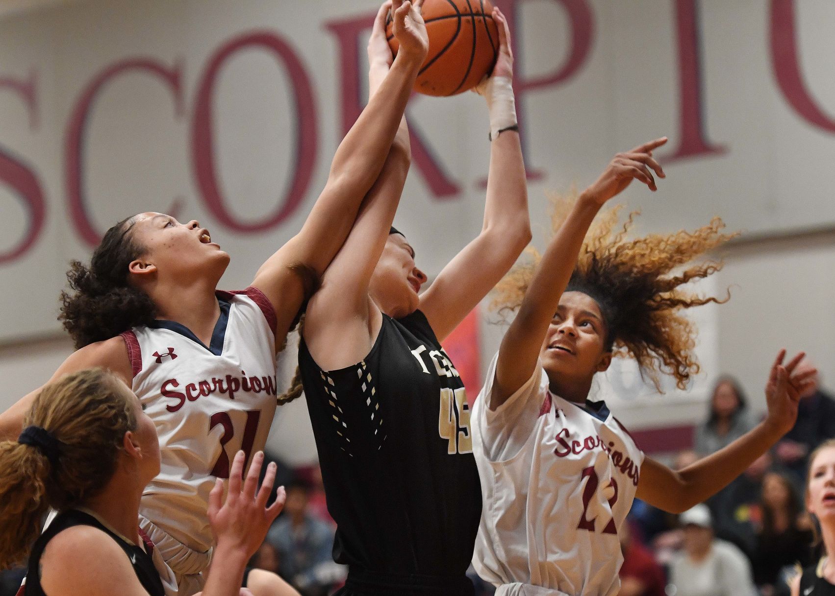 030420-s-girlsbb 03.JPG